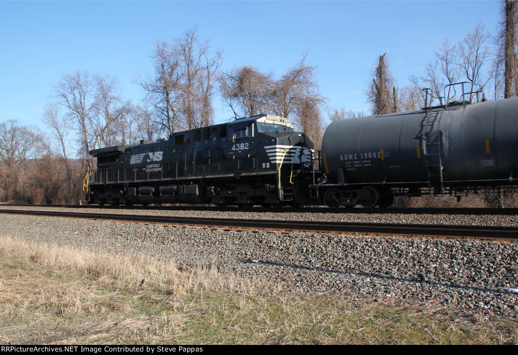 NS 4382 as a rear DPU on train 12G